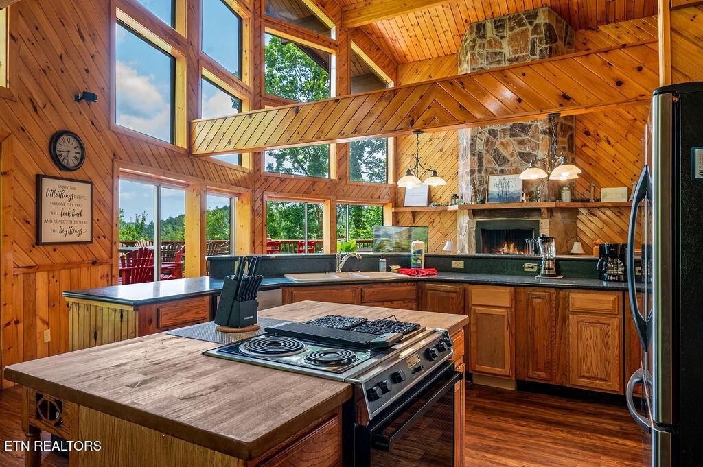 2420 Sunset Road Sevierville, TN 37862 - Photo 9 of 33 Gallery Image 9