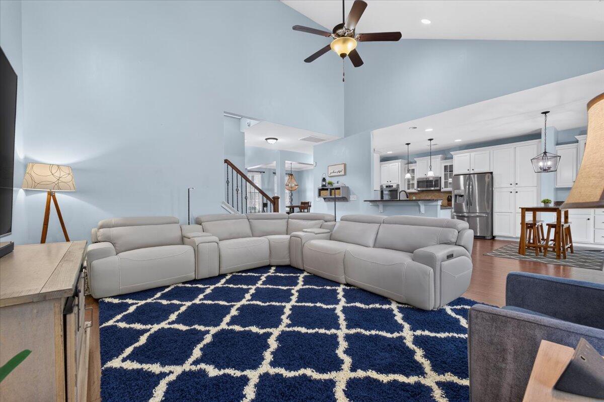 415 Spectrum Road Summerville, SC 29486 - Photo 13 of 49 11-Brandi Sanicharr - DSC03603
