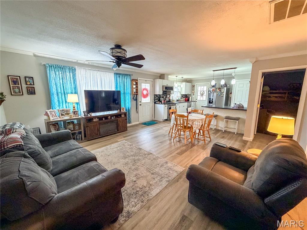 201 South Lake Street Mount Olive, IL 62069 - Photo 11 of 25