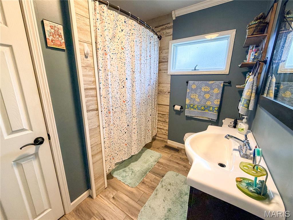 201 South Lake Street Mount Olive, IL 62069 - Photo 16 of 25
