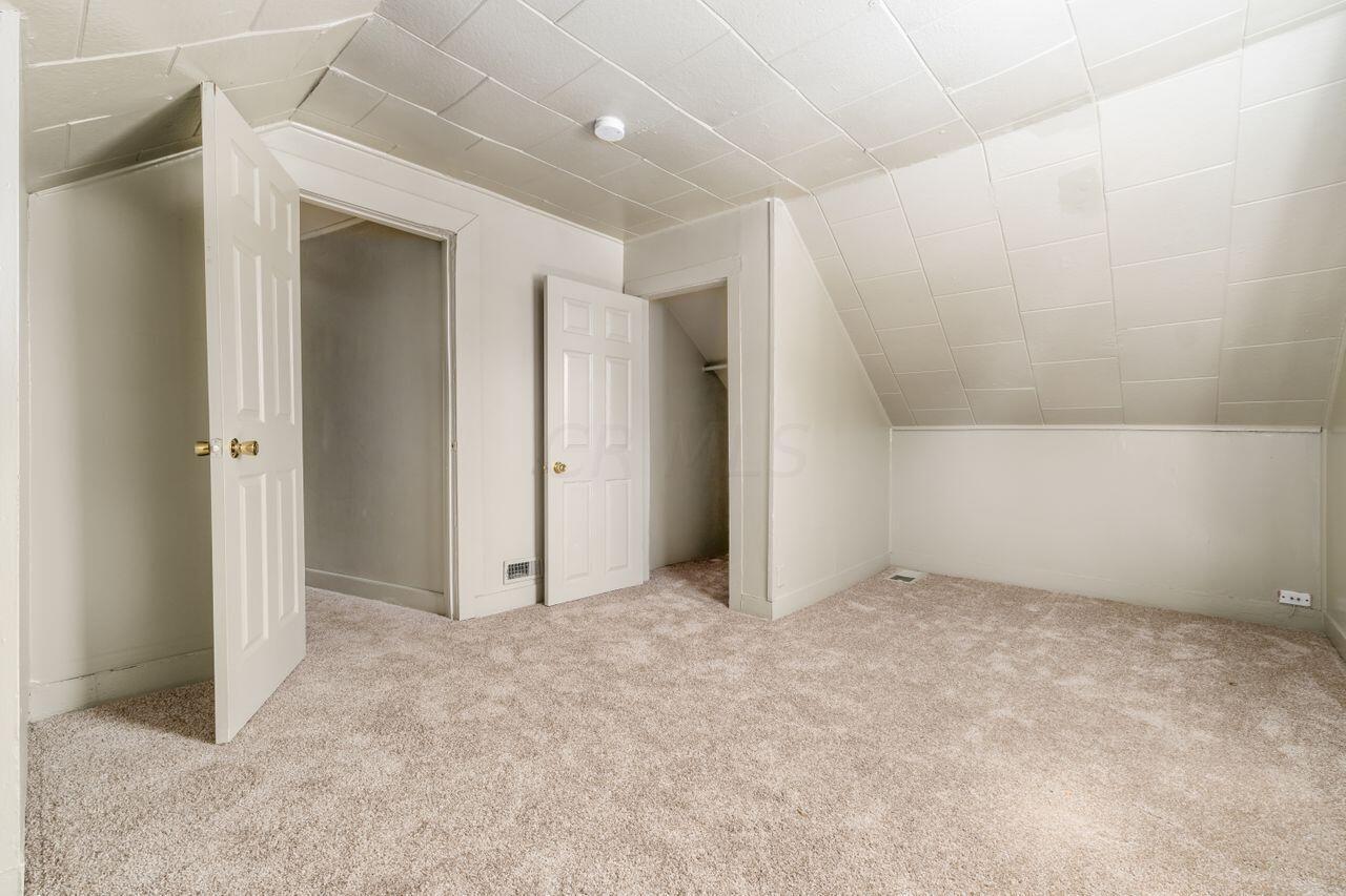 574 South Hampton Road Columbus, OH 43213 - Photo 21 of 28 S_-_574_S_Hampton_Rd_-_069