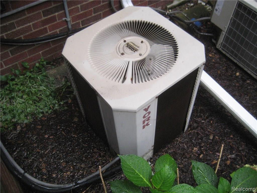 749 Harcourt Road Grosse Pointe Park, MI 48230 - Photo 75 of 80