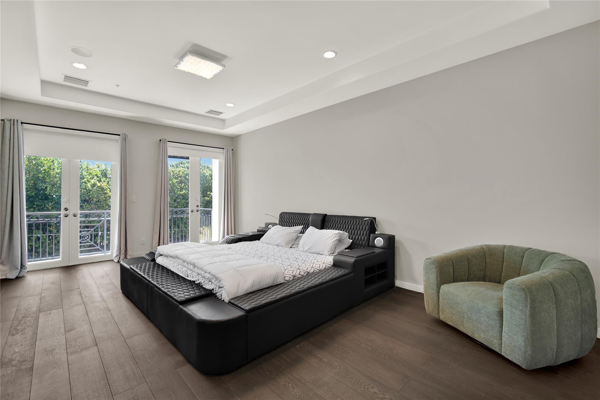 425 North Ocean Boulevard, Unit 3 Boca Raton, FL 33432 - Photo 42 of 69 a spacious bedroom with a bed couch and a window