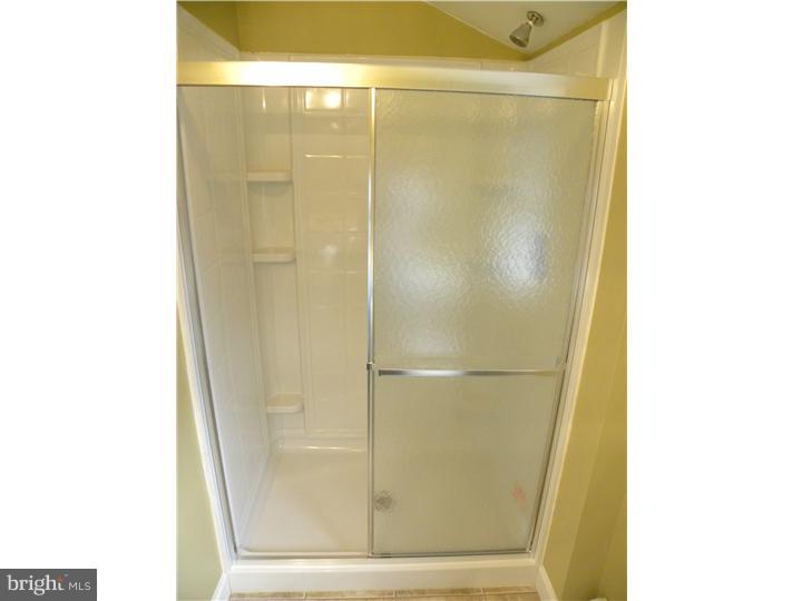 333 Sunset Road Barrington, NJ 08007 - Photo 19 of 24 Bathroom