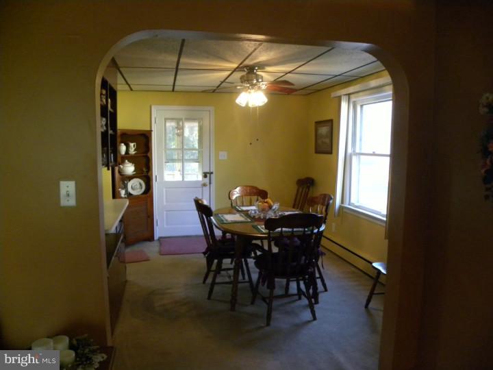 333 Sunset Road Barrington, NJ 08007 - Photo 4 of 24 Dining Room