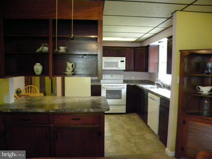 333 Sunset Road Barrington, NJ 08007 - Photo 5 of 24 Kitchen