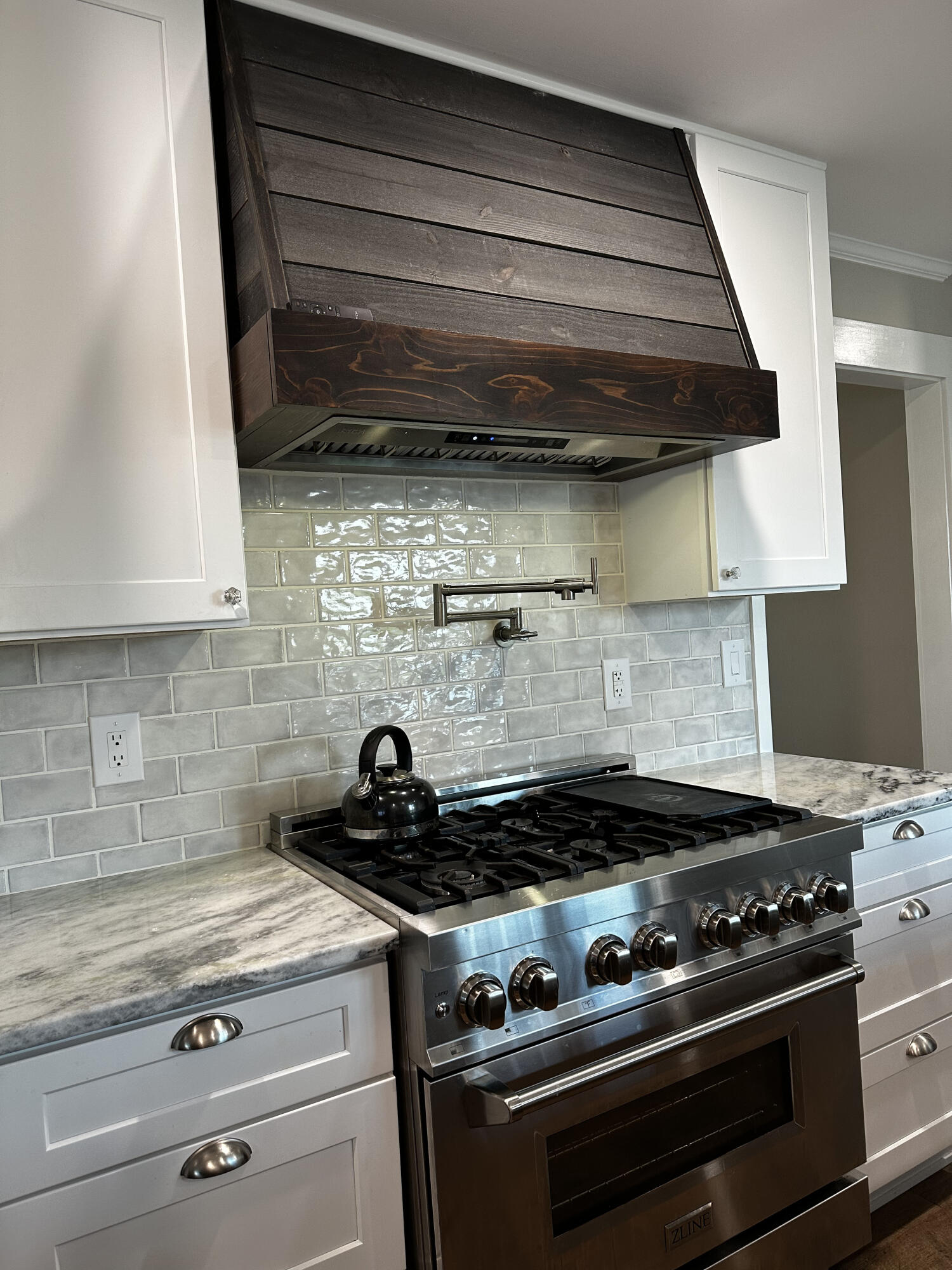 334 Day Farm Road New Castle, VA 24127 - Photo 4 of 49 Gas range w/ pot filler
