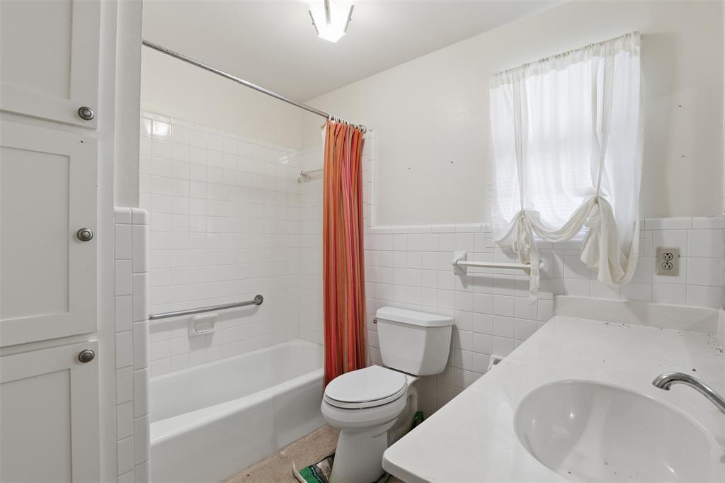 820 Goshen Road Springtown, TX 76082 - Photo 8 of 13