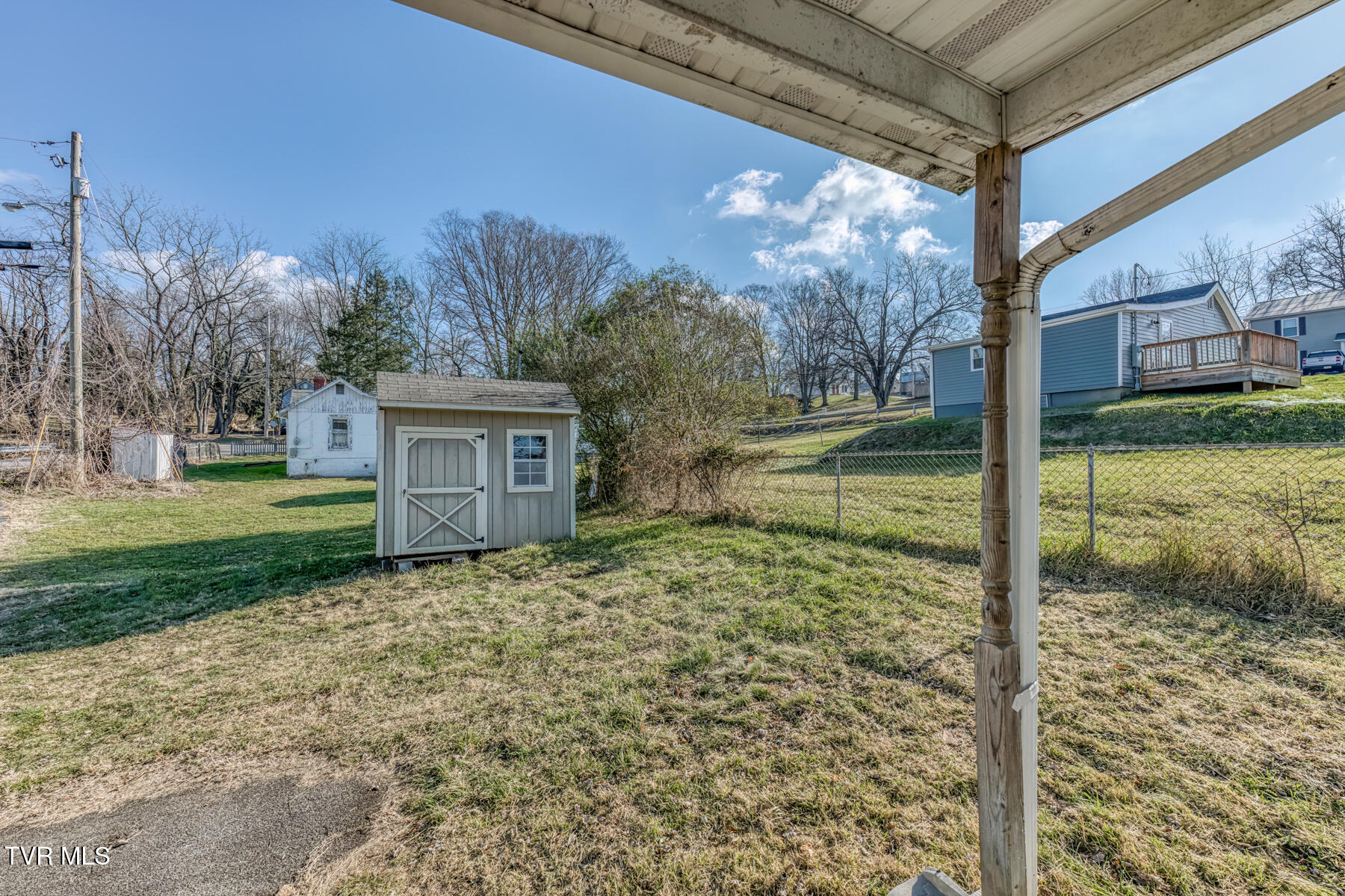 333 Fuller Street Southwest Abingdon, VA 24210 - Photo 2 of 24 333 Fuller St SW-2