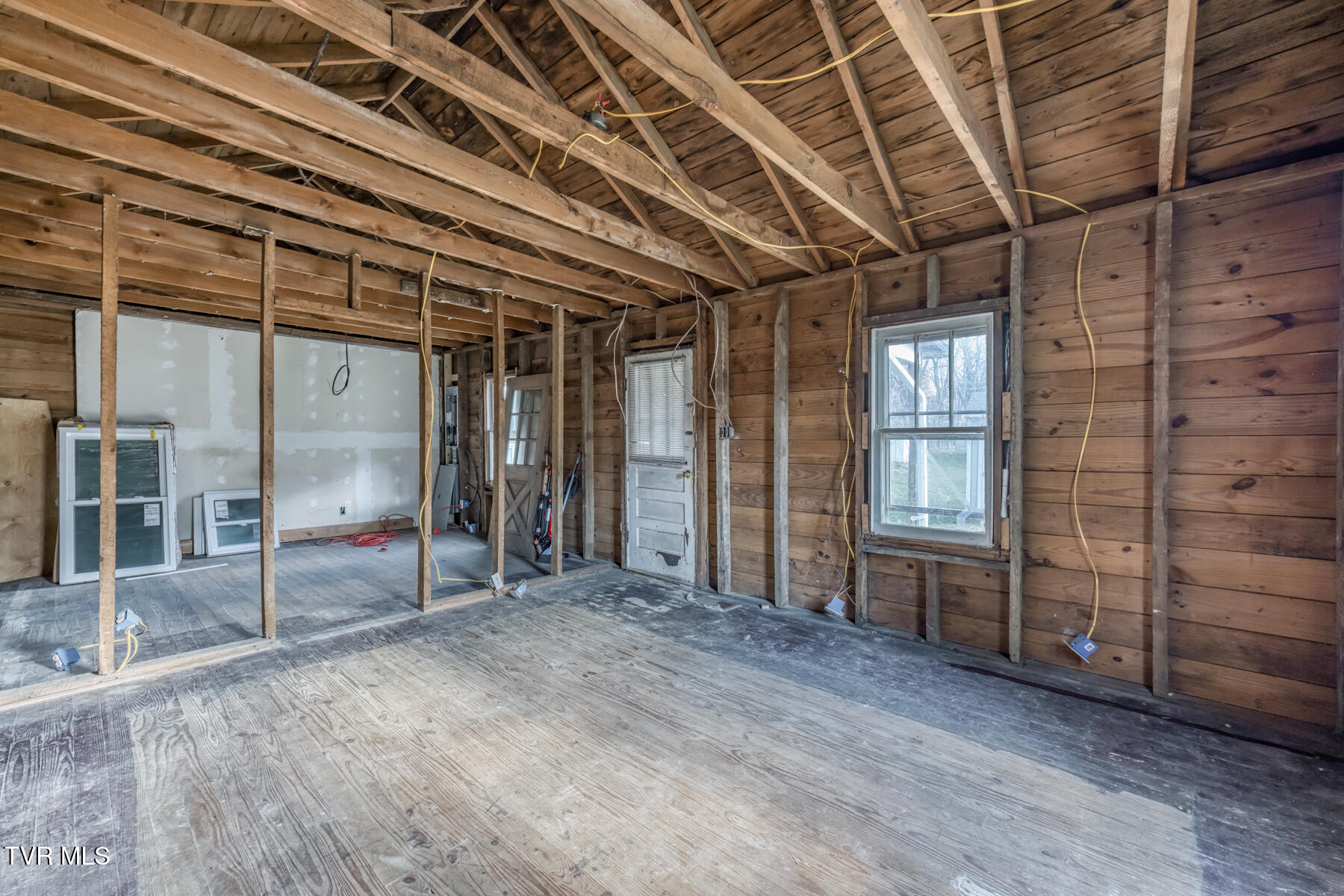 333 Fuller Street Southwest Abingdon, VA 24210 - Photo 6 of 24 333 Fuller St SW-6