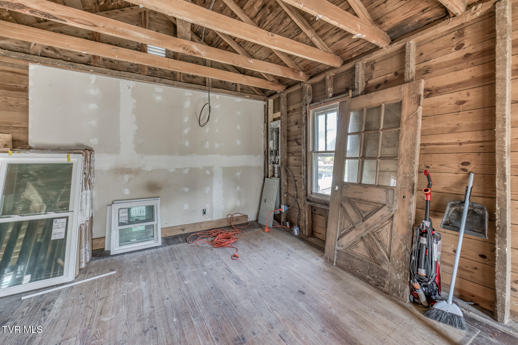 333 Fuller Street Southwest Abingdon, VA 24210 - Photo 8 of 24 333 Fuller St SW-8