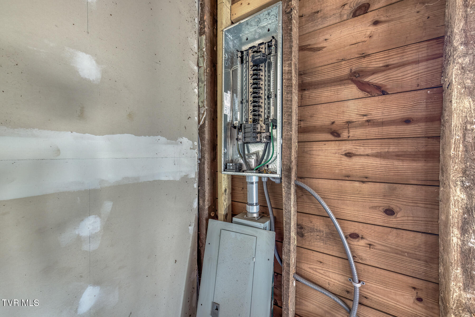 333 Fuller Street Southwest Abingdon, VA 24210 - Photo 10 of 24 333 Fuller St SW-10