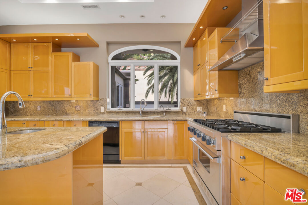 10557 Rocca Place Los Angeles, CA 90077 - Photo 16 of 52
