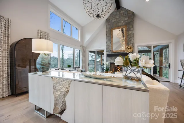 $5,790,000 | 95 Cardinal Drive, Lake Toxaway, NC 28747