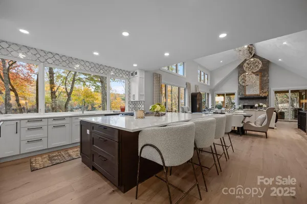 $5,790,000 | 95 Cardinal Drive, Lake Toxaway, NC 28747