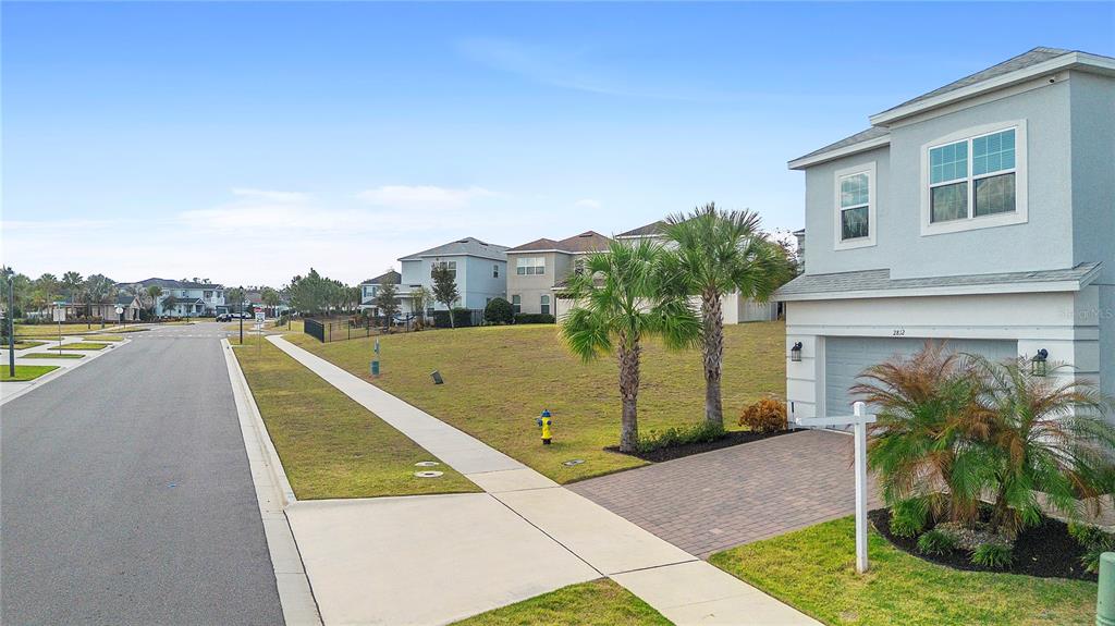 2812 Hilltop Road Clermont, FL 34711 - Photo 3 of 97