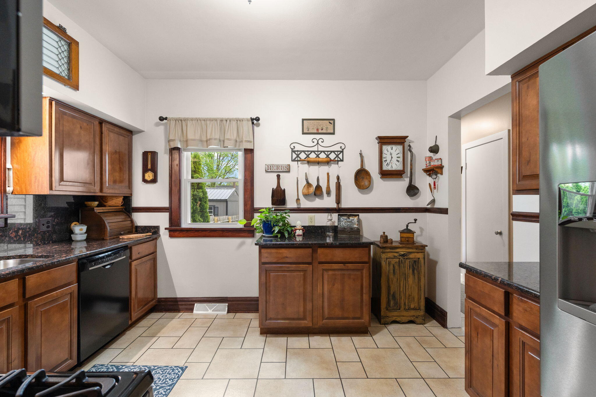 314 Hoffman Street Crown Point, IN 46307 - Photo 11 of 37 2048x1365