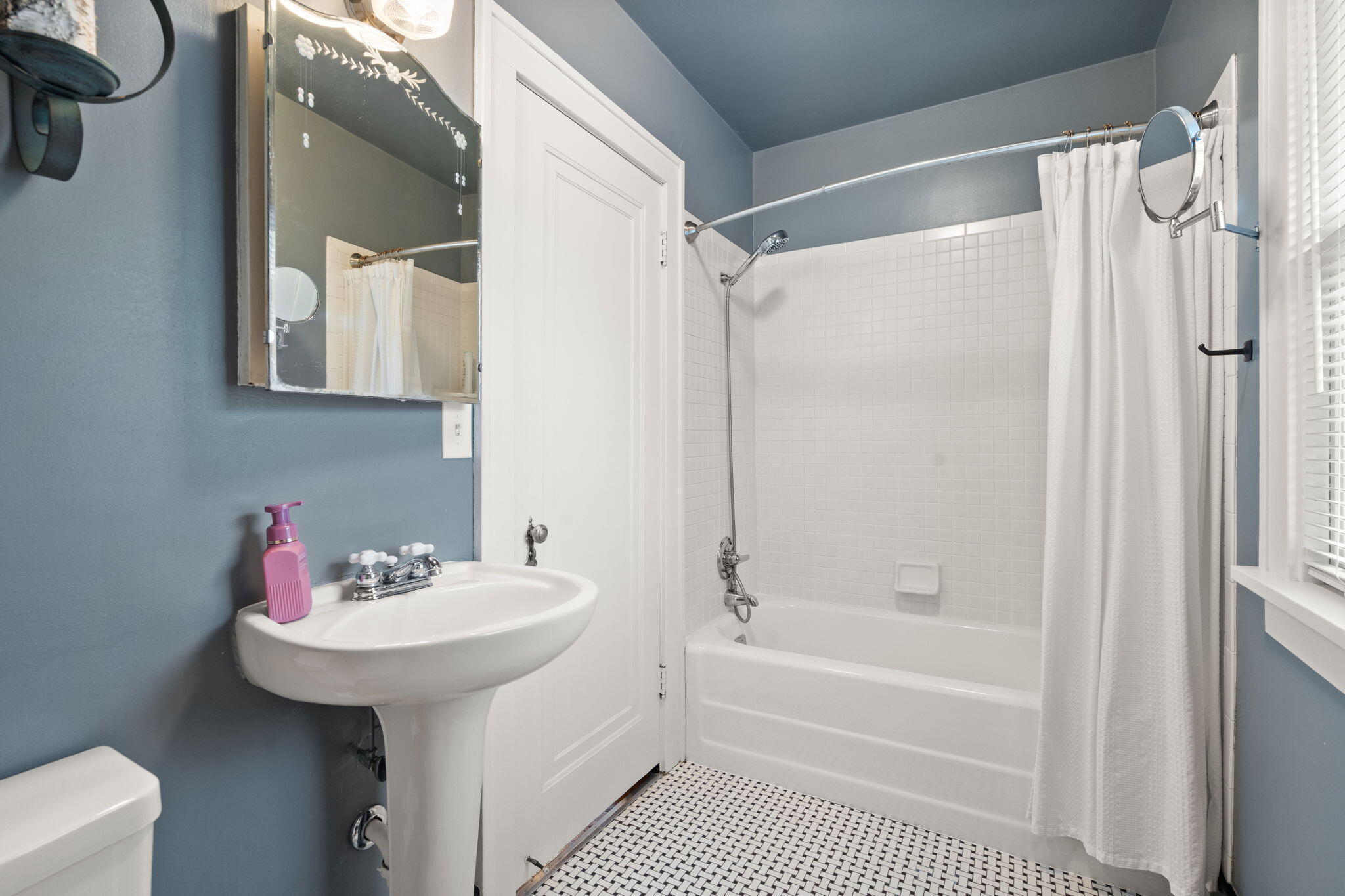 314 Hoffman Street Crown Point, IN 46307 - Photo 25 of 37 2048x1365