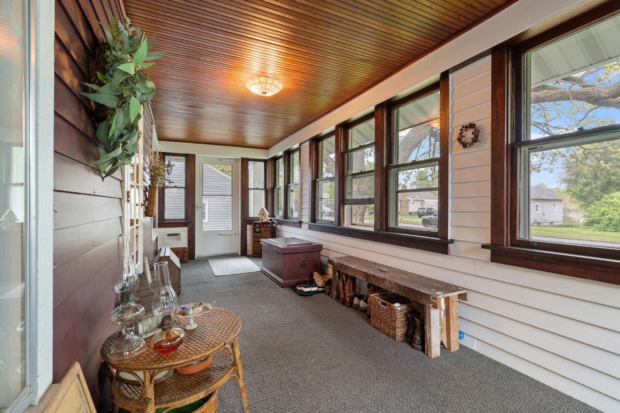 314 Hoffman Street Crown Point, IN 46307 - Photo 5 of 37 2048x1365