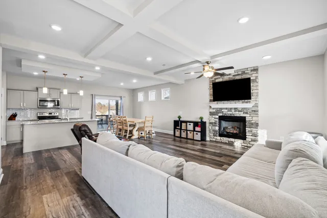 $2,250 | 1147 Charles Thomas Drive, Clarksville, TN 37042