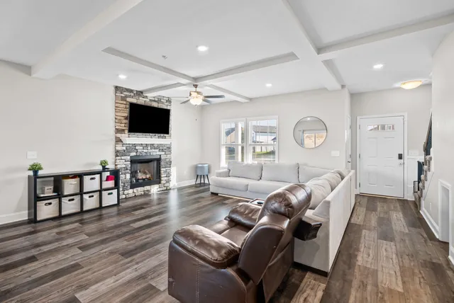 $2,250 | 1147 Charles Thomas Drive, Clarksville, TN 37042