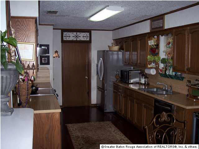 14622 Charter Place Baton Rouge, LA 70817 - Photo 3 of 8 Gallery Image 3