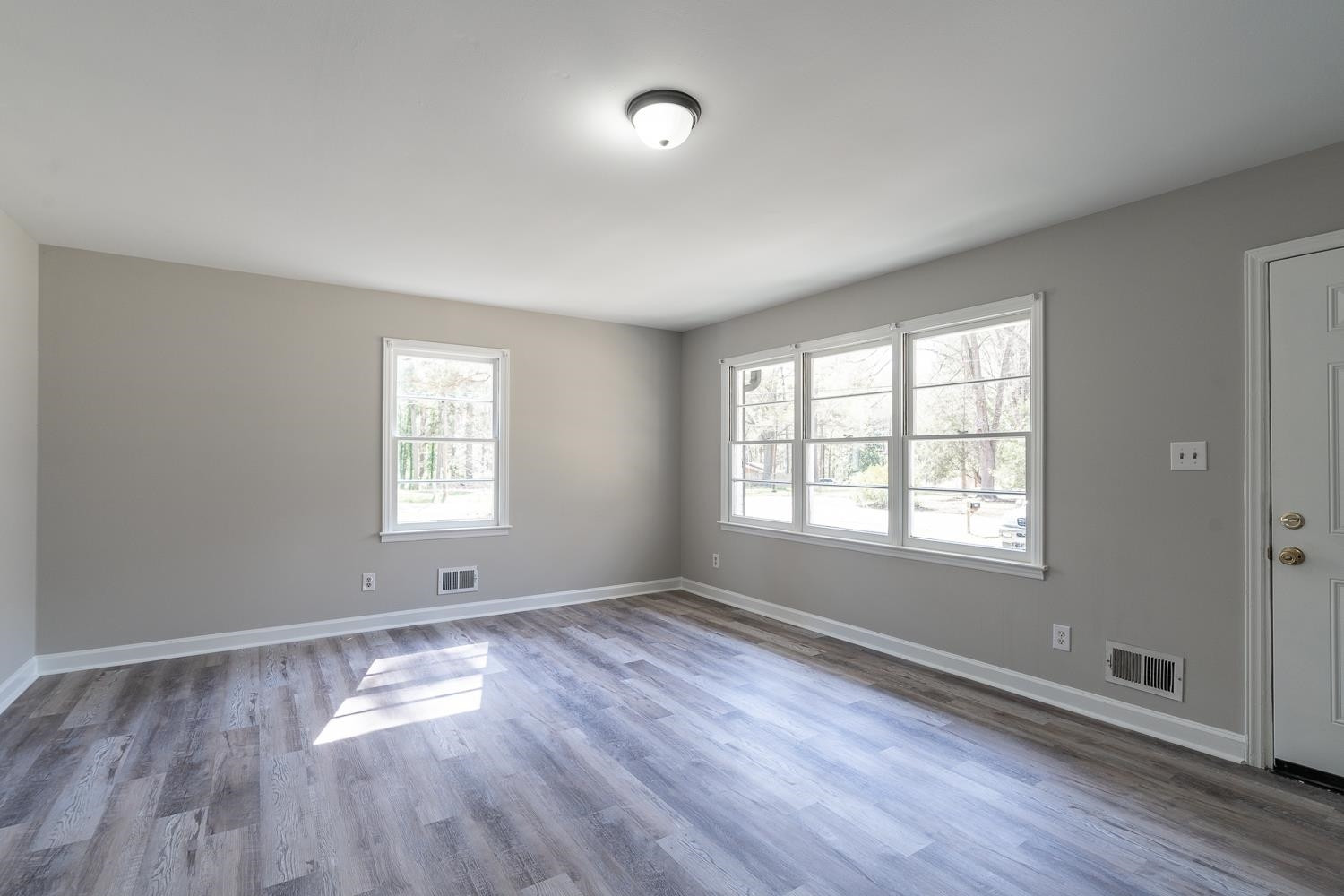 625 Locust Lane Raleigh, NC 27603 - Photo 7 of 22 Photo 7
