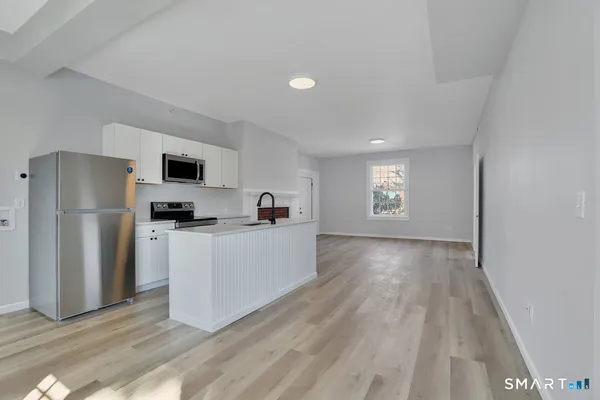 $1,950 | 192 Hartford Road, Unit A, Manchester, CT 06040