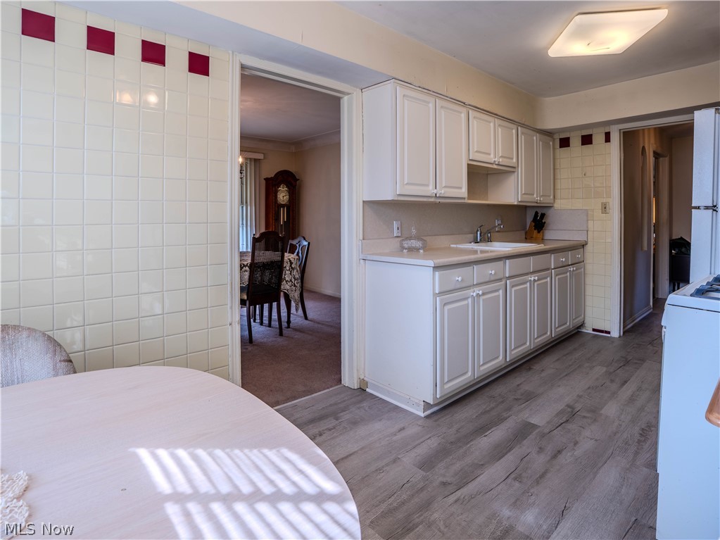 13699 Cedar Road Cleveland, OH 44118 - Photo 10 of 49