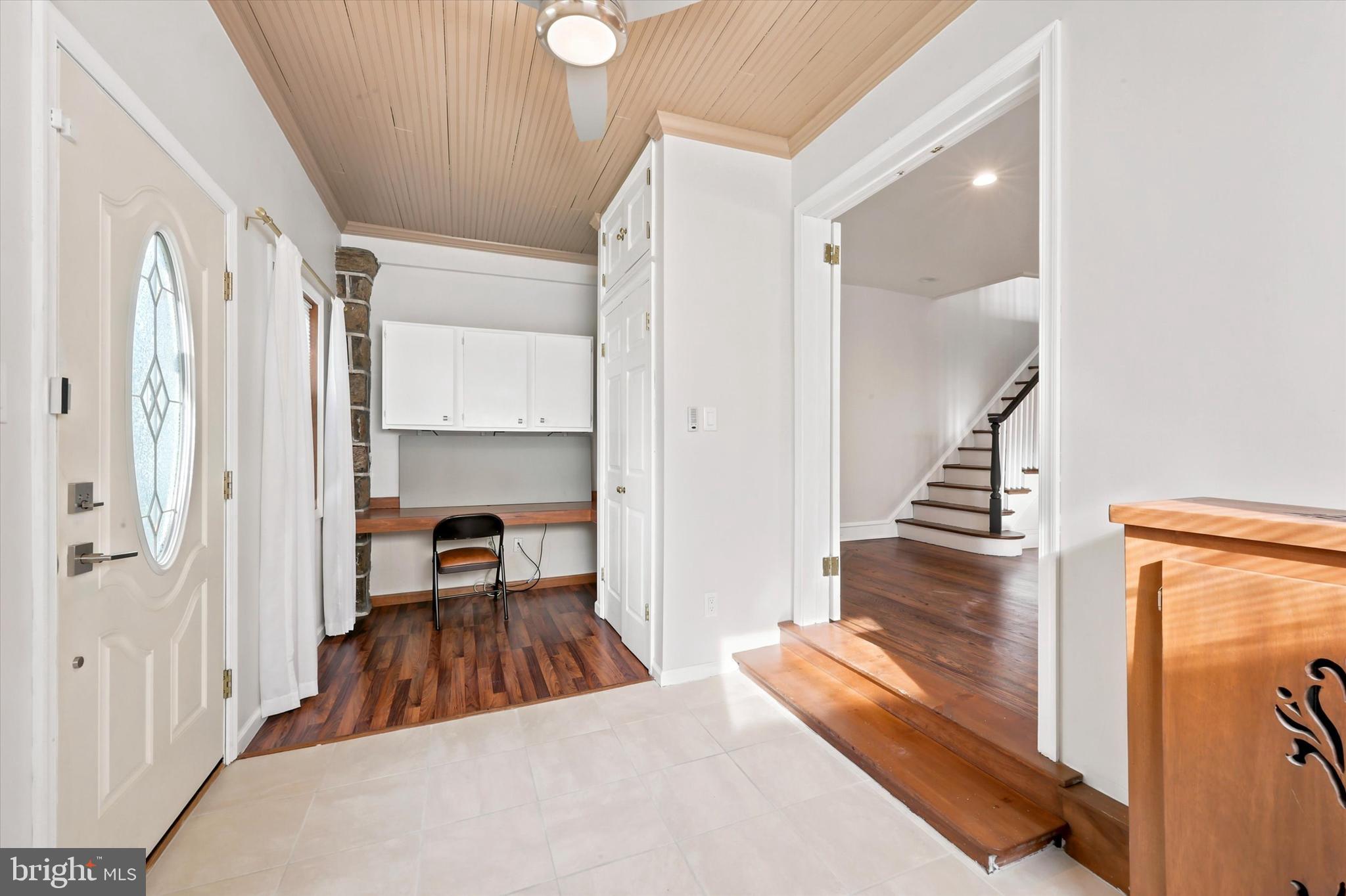 204 Harding Avenue Havertown, PA 19083 - Photo 2 of 23 Front vestibule