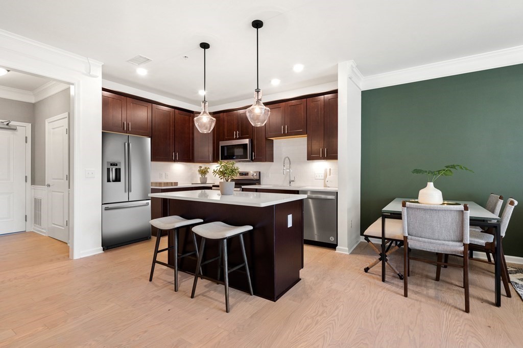 401 Emery Lane, Unit 205, Sudbury, MA 01776 Compass