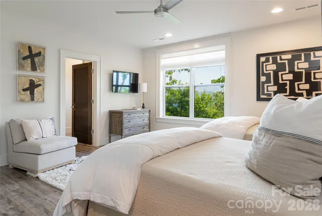 a en suite bathroom with a sink and a mirror