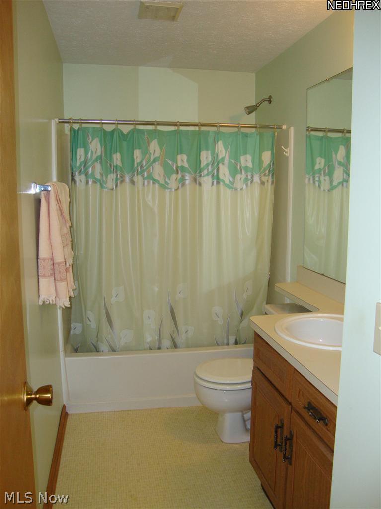 5127 Waterloo Road Atwater, OH 44201 - Photo 8 of 20 Full bath on the 2nd floor.