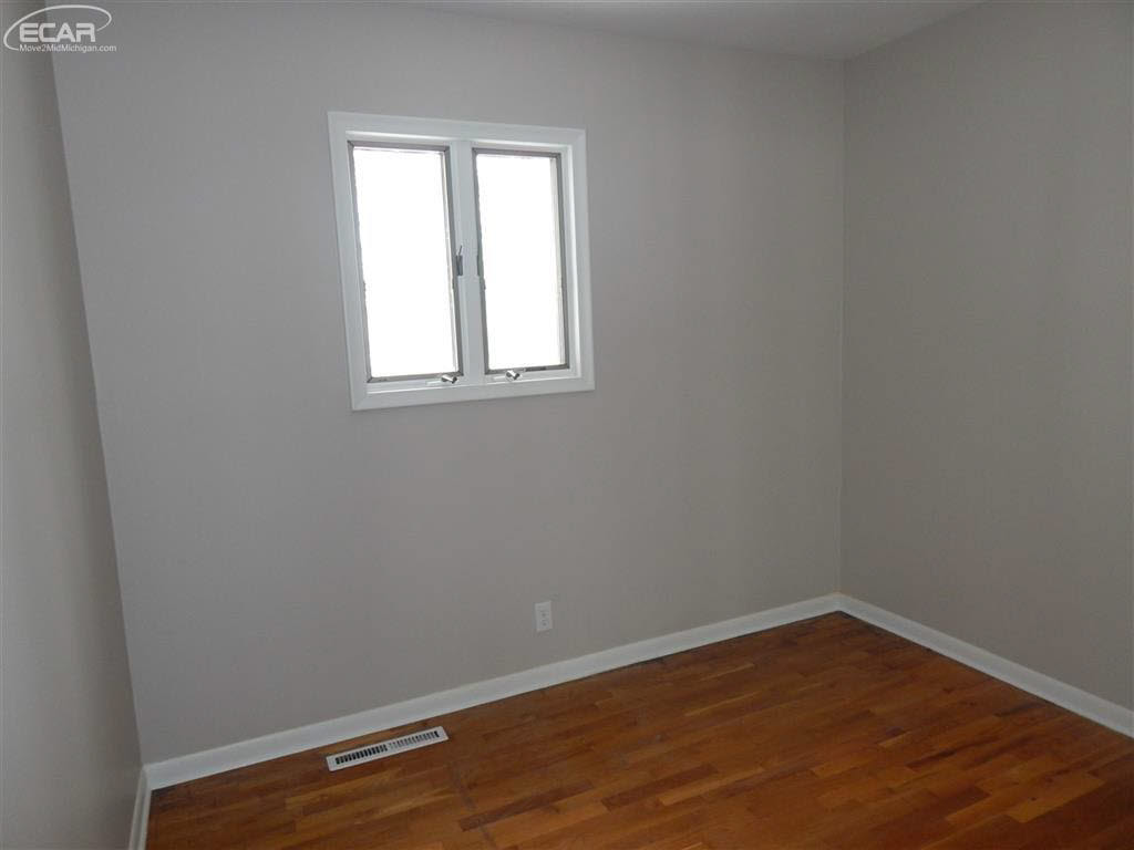 6365 Kelly Road Flushing, MI 48433 - Photo 25 of 29 21396538-24.JPG