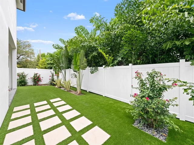 $7,900 | 1446 Southwest 23rd Street, Fort Lauderdale, FL 33315