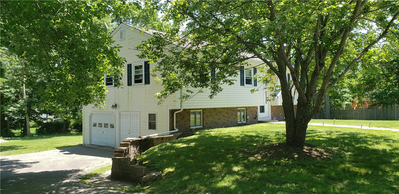 46 North Brayton Road Tiverton, RI 02878 - Photo 3 of 36 Gallery Image 3