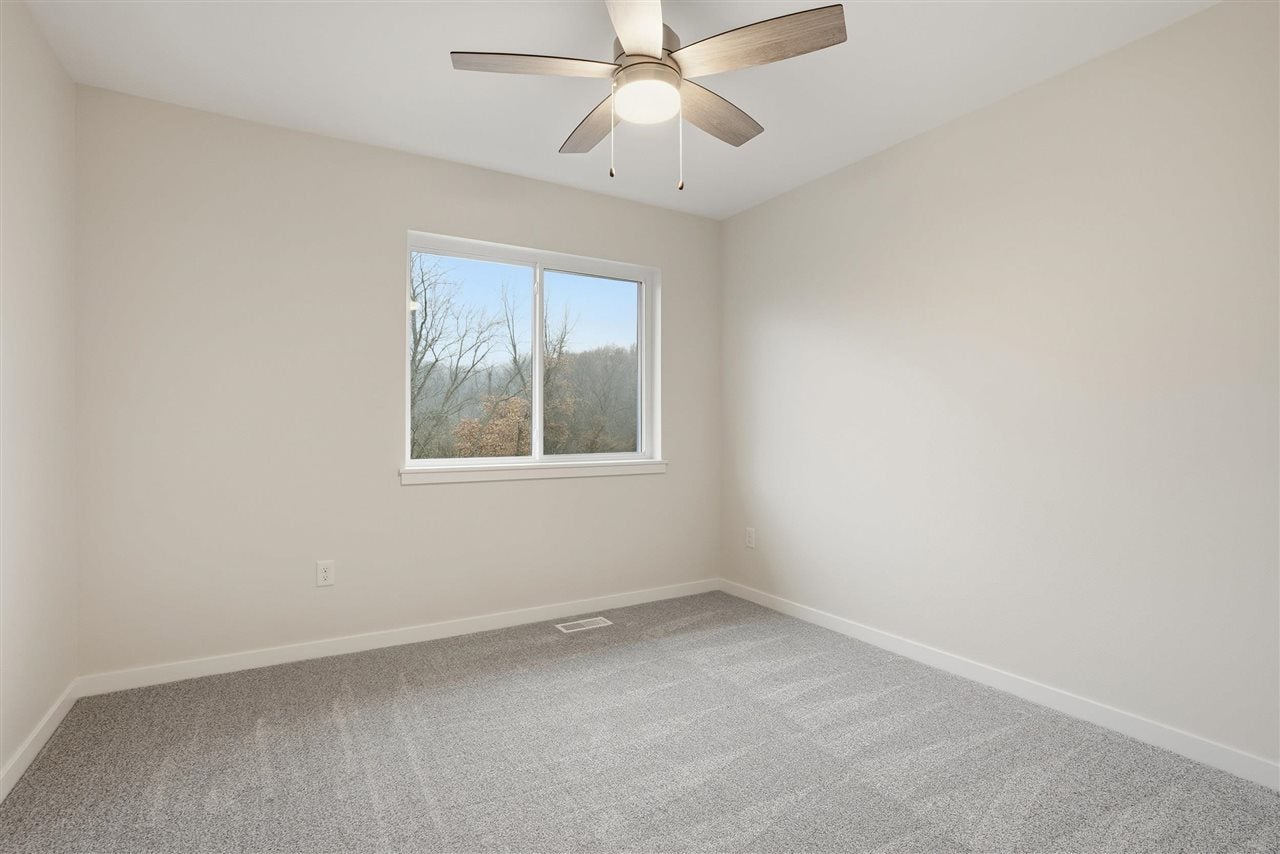 695 East Foster Road Iowa City, IA 52245 - Photo 19 of 32 Gallery Image 19