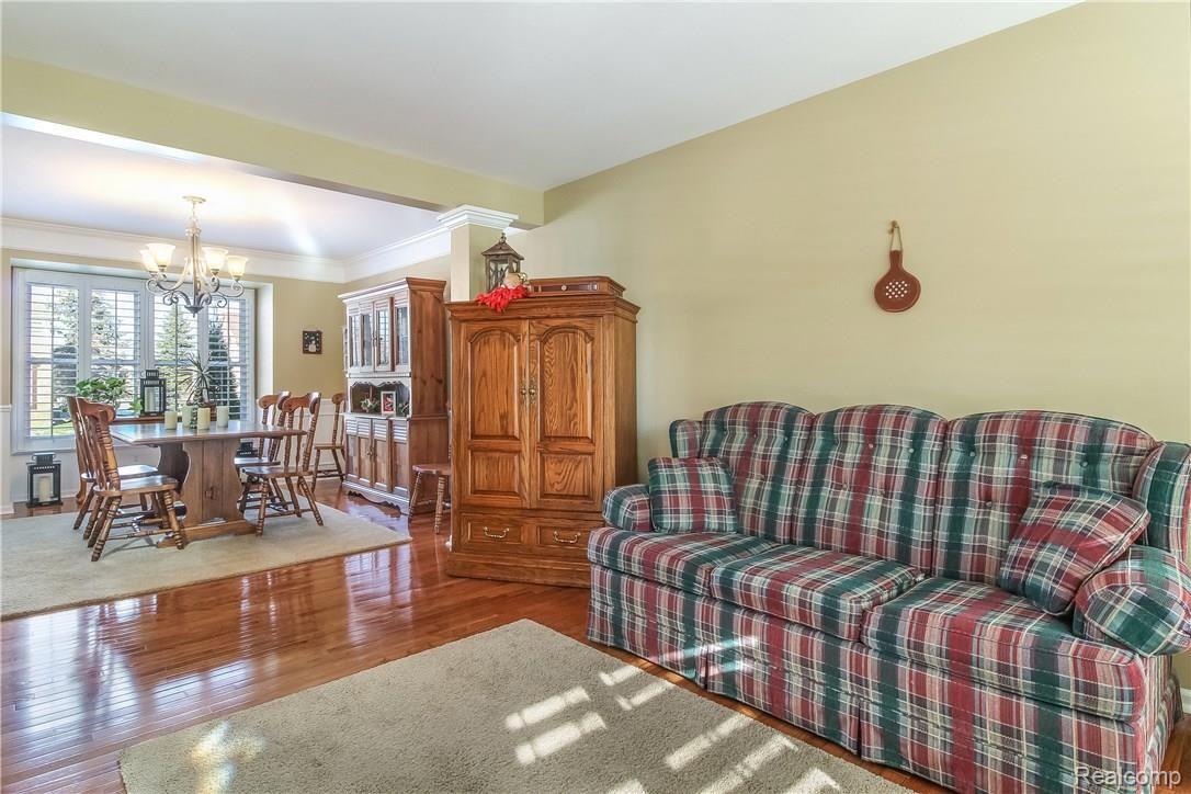 3432 Roseglade Rochester, MI 48306 - Photo 19 of 45 023-5162500-large.jpg