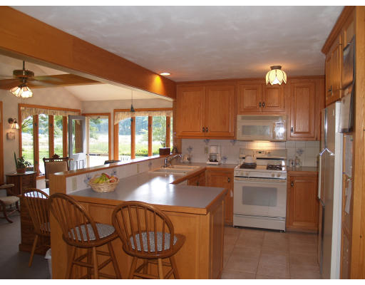 15 Gloria Road Georgetown, MA 01833 - Photo 6 of 23 Gallery Image 6