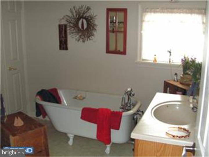 381 Quinton Hancocks Bridge Road Salem, NJ 08079 - Photo 12 of 25 Bathroom