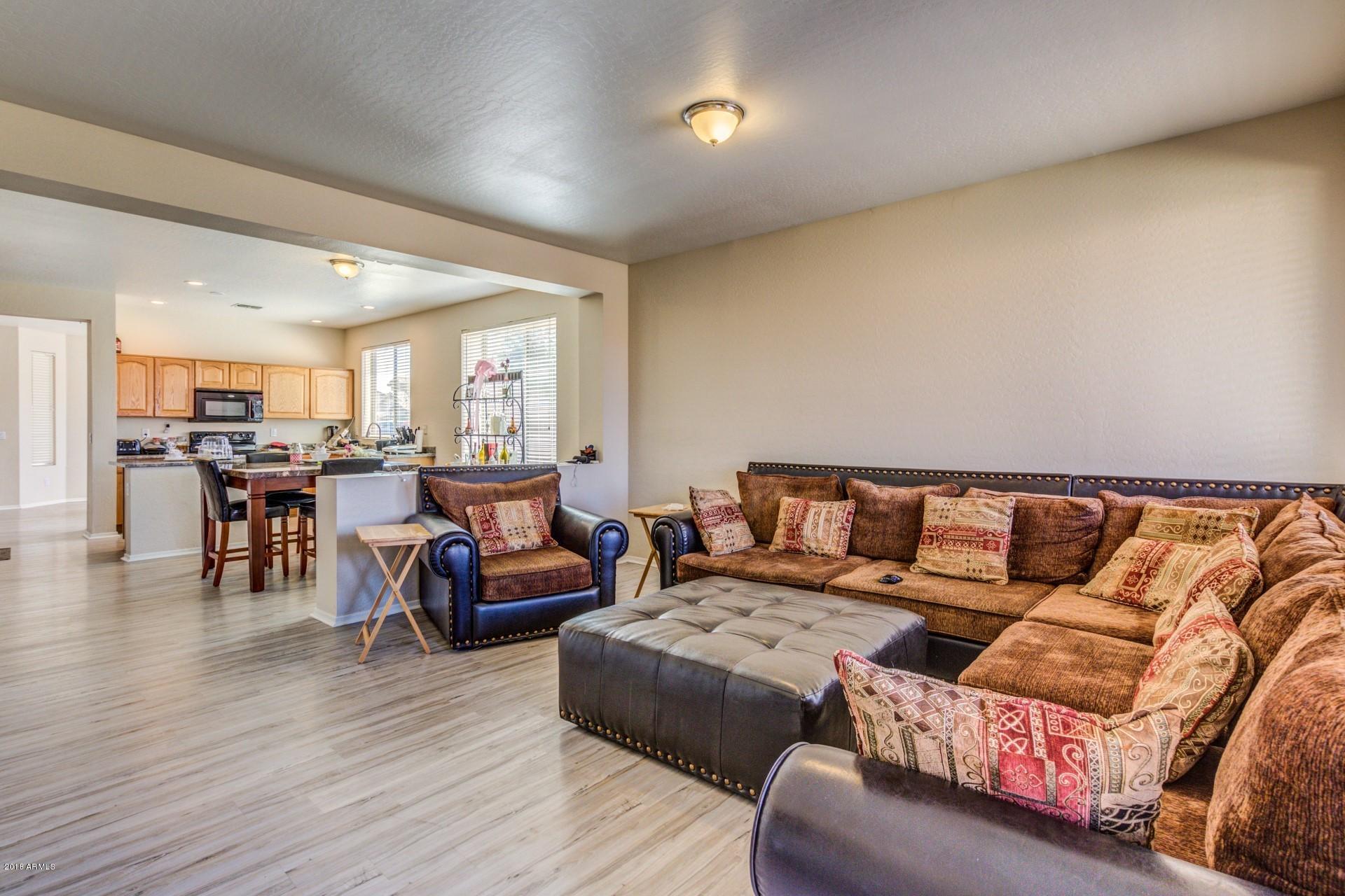 2928 West Shumway Farm Road Phoenix, AZ 85041 - Photo 15 of 28 Family Room III