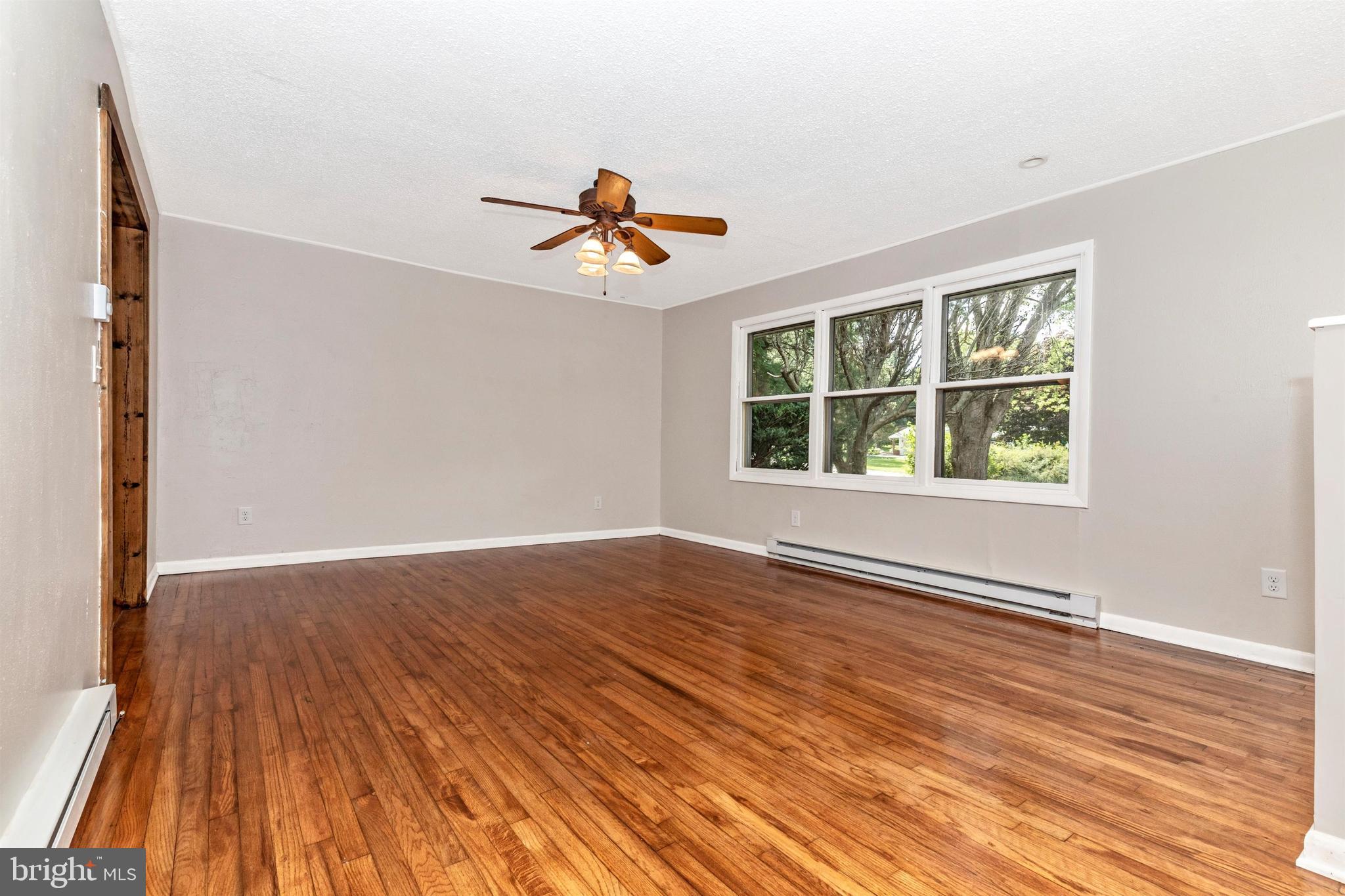 8411 Stonehouse Road Frederick, MD 21702 - Photo 4 of 42