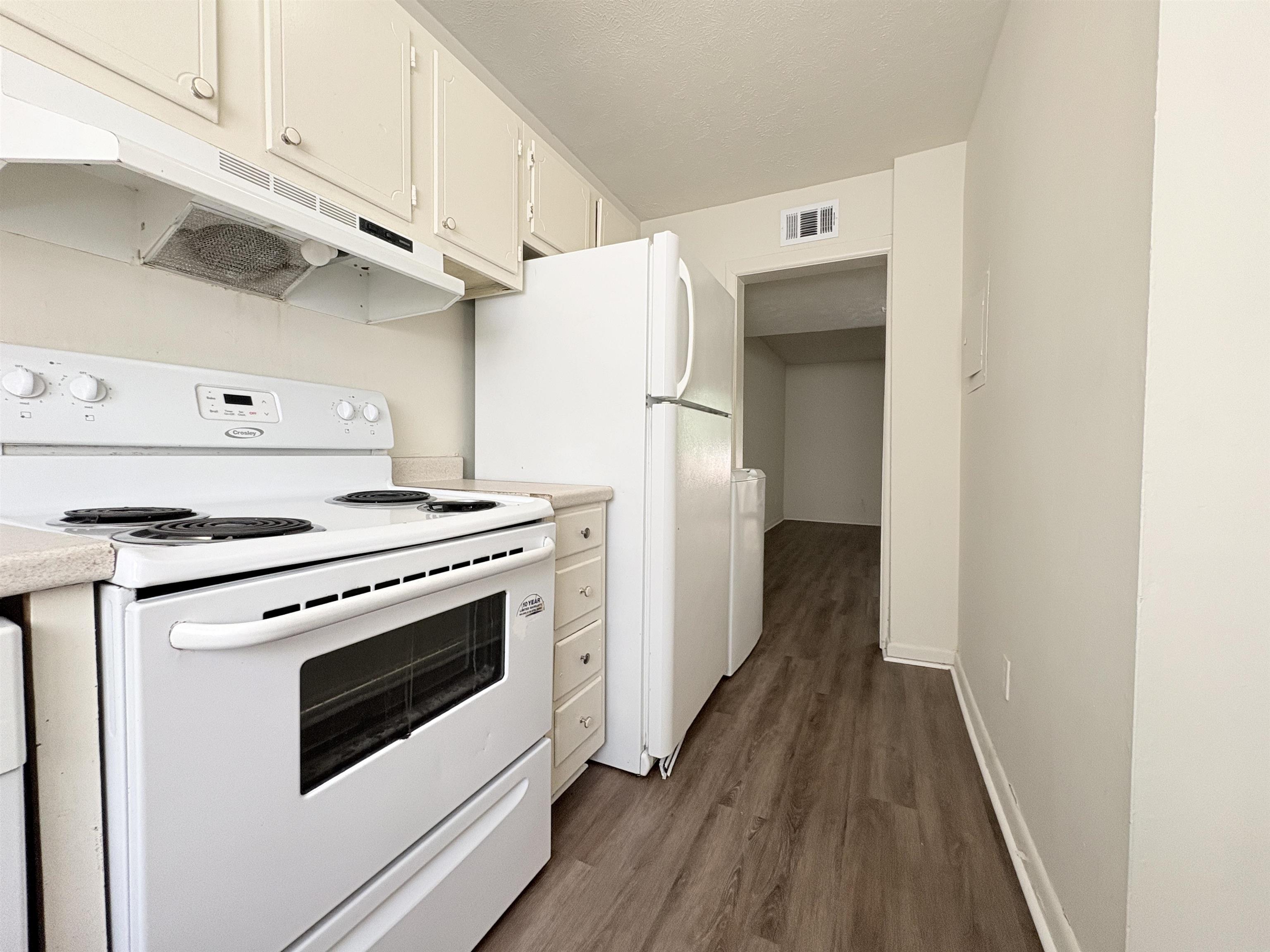 1734 Hartsfield Road, Unit D Tallahassee, FL 32303 - Photo 4 of 14