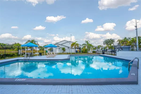 $319,000 | 6476 Southwest 152nd Cir Place, Unit 1476, Miami, FL 33193