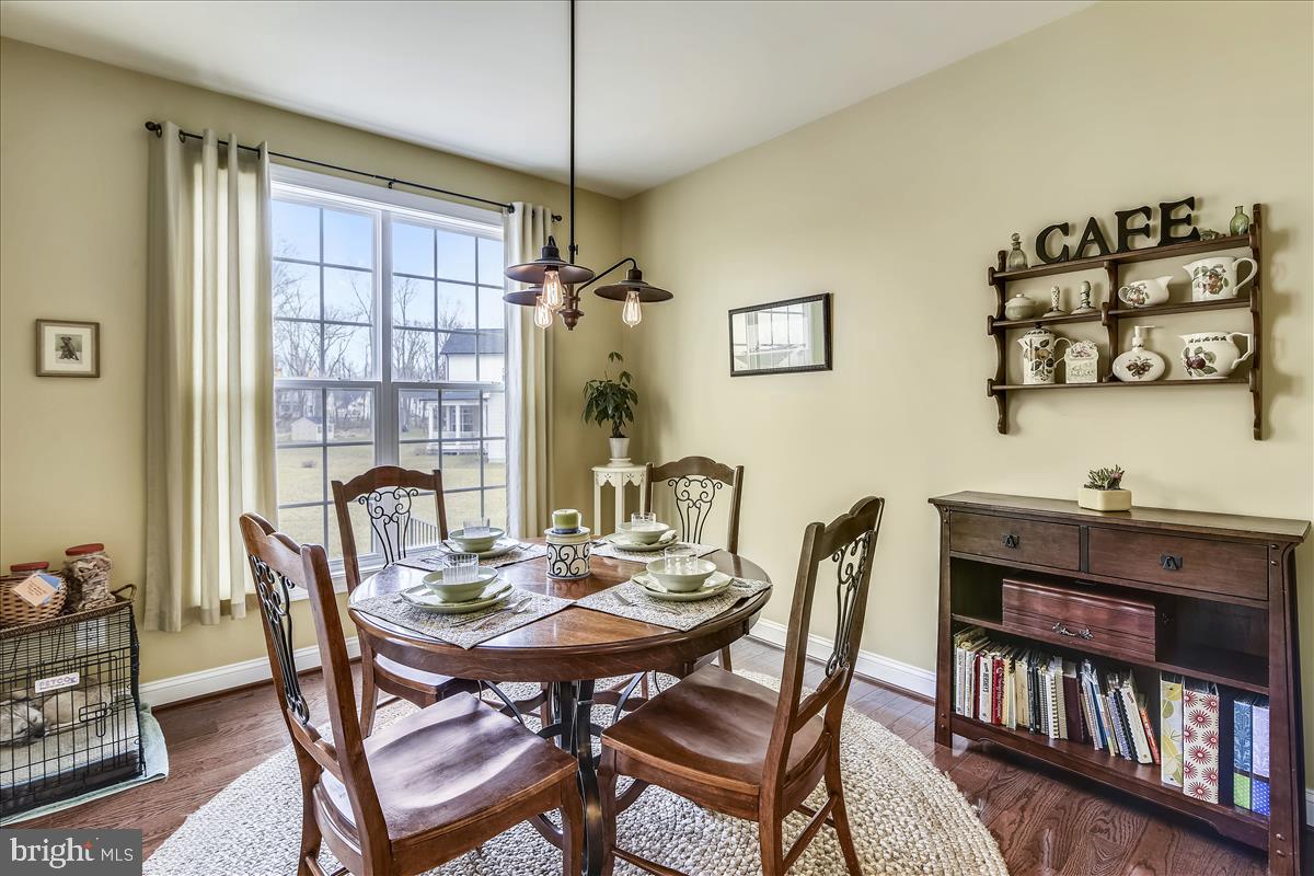4431 Spring Run Road Warrenton, VA 20187 - Photo 11 of 71 Cozy breakfast room