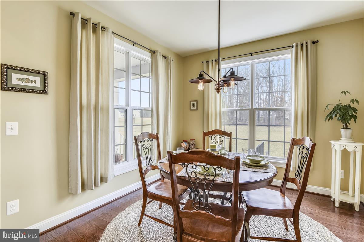 4431 Spring Run Road Warrenton, VA 20187 - Photo 13 of 71 Breakfast room w/gleaming hardwood floors