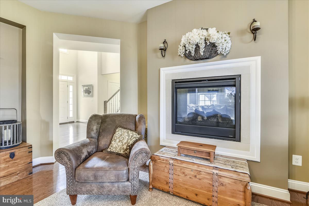 4431 Spring Run Road Warrenton, VA 20187 - Photo 15 of 71 Snuggle by the fire with a book