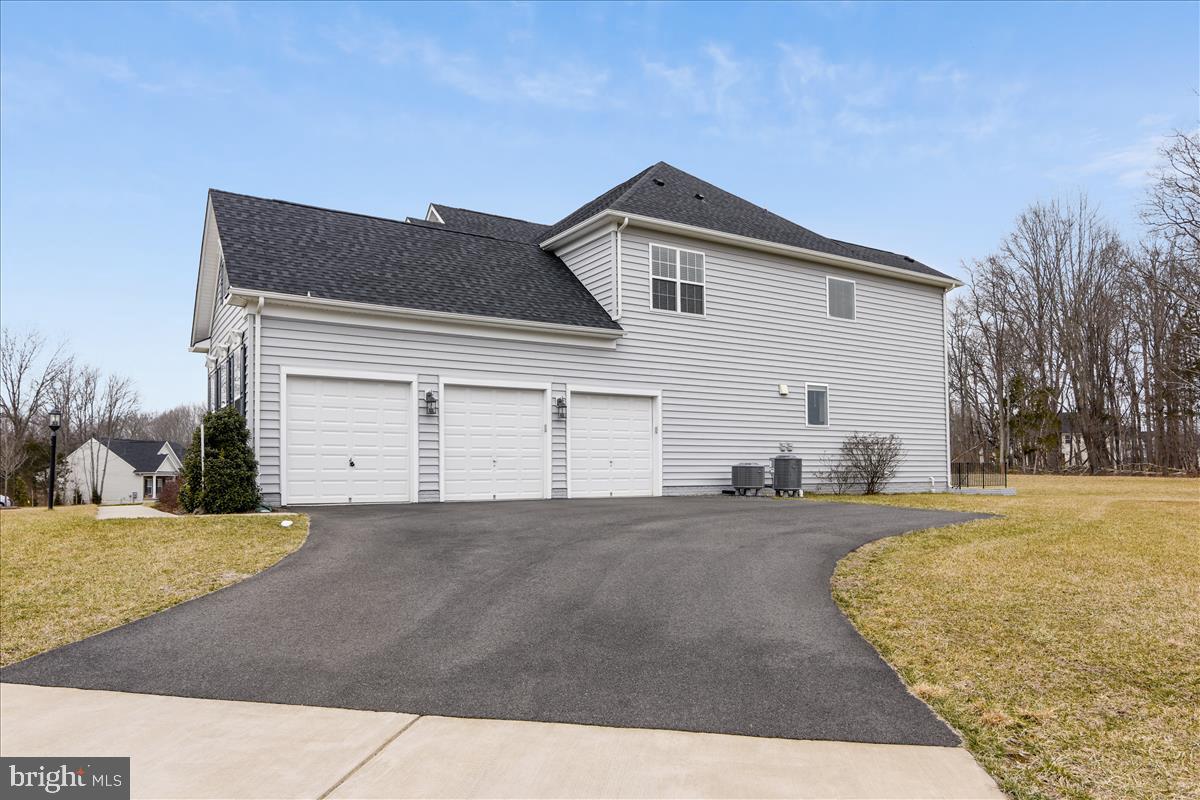 4431 Spring Run Road Warrenton, VA 20187 - Photo 3 of 71 Three car garage with plenty of extra parking