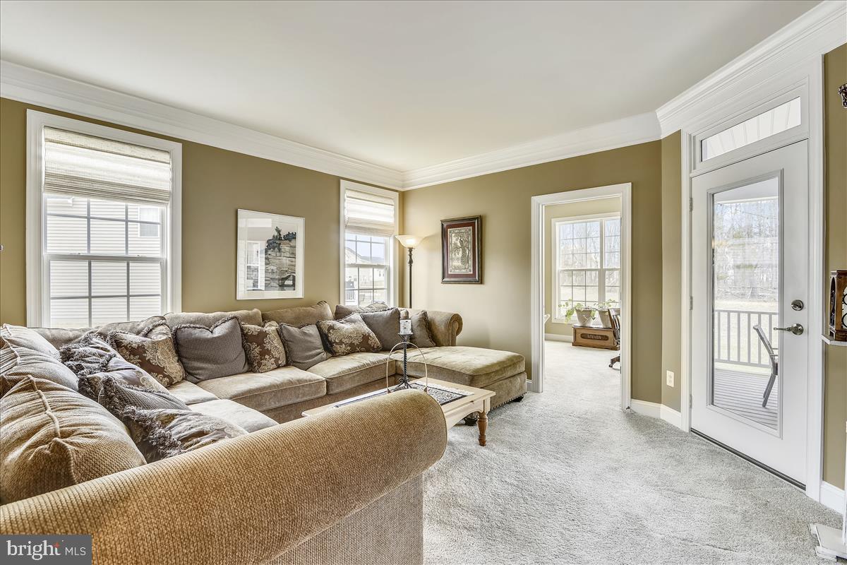 4431 Spring Run Road Warrenton, VA 20187 - Photo 31 of 71 Living room