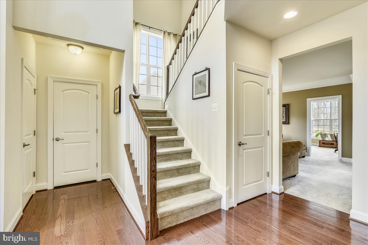 4431 Spring Run Road Warrenton, VA 20187 - Photo 36 of 71 Entrance foyer stairs to upper level